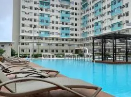 Central Dumaguete Mountain View Studio in Marina- 300Mbps WiFi, Pool, Gym