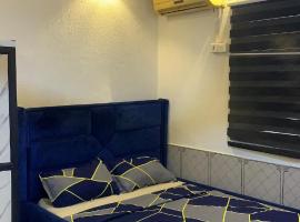 Nice Furnished Single Room SelfContained: Chantan şehrinde bir otel