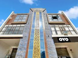 Hotel O Shivay Inn, khách sạn ở Gomti Nagar