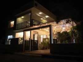 The Oakwood - Falcon Stays at Nandi Hills