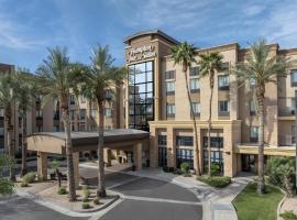 Hampton Inn & Suites Phoenix Glendale-Westgate, hotel in Glendale