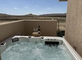 בקצה הוואדי - The Wadi Edge