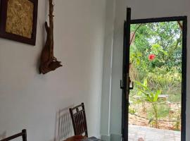 Tropical Lodge Lucky Home – hotel w Duong Dong