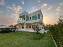 Tomorrow Sunrise พรุ่งนี้ก็เช้าแล้ว