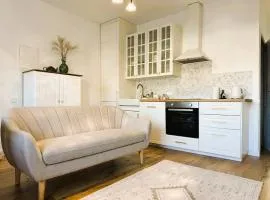 Angel Charm Stay - Vilnius Old Town