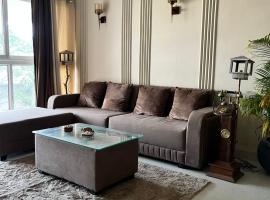 Homly Stays 205 3BHK Pinnacle D Dreams, khách sạn ở Indore