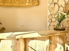 ZAJAZD BIAŁCZAŃSKI Dom Wypoczynkowy Restauracja blisko Stoków Narciarskich, ξενοδοχείο σε Białka Tatrzanska