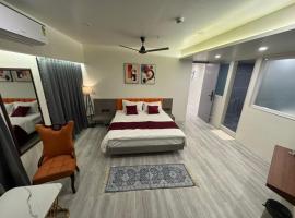 Hotel Victoria Vibes, hotell i Bhavnagar