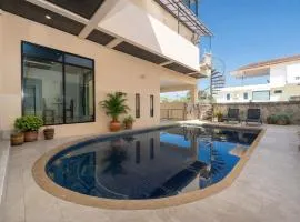 Rawai Escape 5BR Pool Villa Close to Everything
