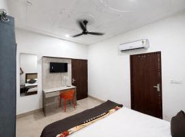 Shiva Suites - Vrindavan - Near Prem Mandir & Banke Bihari Temple With Free Parking – hotel w mieście Wryndawan
