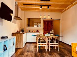 Primiero Suite 3 downtown, garden, hotel i Transacqua