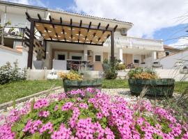 Marina, No 1, Hotel in Rovanjska