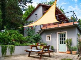 KIS CINKE Guesthouse โรงแรมในTahitótfalu