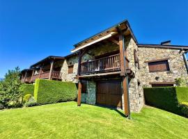 Duplex ideal familias, Piscina y Wifi, hotel i Osséja