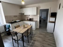 Appartement Thaon les Vosges: Thaon-les-Vosges şehrinde bir otel