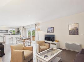 Séjour pour 8, jardin, proche marais salants, Hotel in Ars-en-Ré