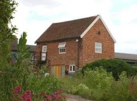 The Granary Opposite The Marquis