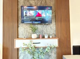 Luxury Brand New Apartments Iulius Mall Suceava, ξενοδοχείο στη Σουτσεάβα