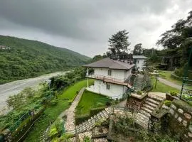 Home in the Hills, Resort & Restaurant