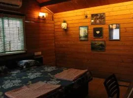 Homly Stays Treehouse near Jafrey's Khajrana