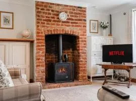 Charming Suffolk Cottage, 3 Bedroom, Parking