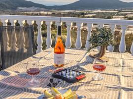 Olive Waves apartments, hotel din Néa Péramos