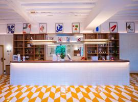 Au Petit Saint-Jean - Ex Sure Hotel Centre Beaune, hotell i Beaune