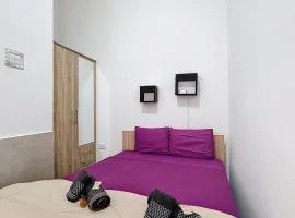 Modern Gzira Studio with Private Garden, WiFi & Air Conditioning