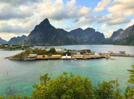 Sakrisøy Rorbuer, hotel a Reine