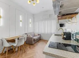 Sublime brand-new studio with air conditioning