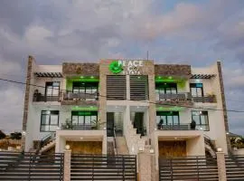 Farnworth Residences Peaceandco