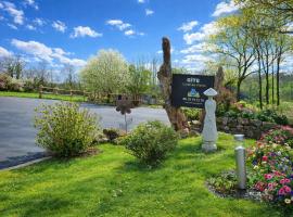 Gite rural centre Manche, calme, jardin, parking, 17km des plages、Montpinchonのホテル