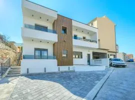 Highland Split Apartments - Unit 3 & 5