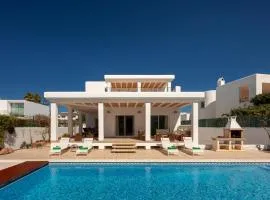 New! Villa Lina
