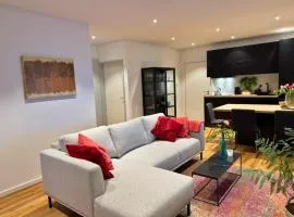 Top Apartment in Kranenburg - central & quiet - terrace and large windows - incl parking, fast WiFi, Box-Spring bed, washer & dryer, Netflix