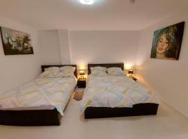 2 bedrooms with private balcony, hotel di Vichten