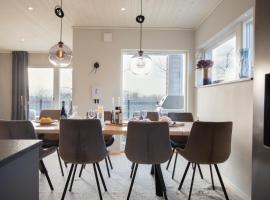 Nybyggt hus med privat pool, 3 sovrum och 2 badrum på Öland, hotel di Borgholm