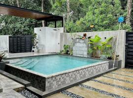 Luxury Tagaytay Staycation with Heated Pool - 25 Pax - Arcade - Near Tourist Spots, hotel di Silang