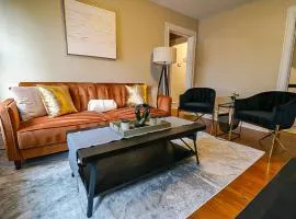 Downtown Princeton Elegance • 3BR • Fast Wi-fi