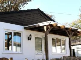 Cove Holiday Park - Reef Lodge