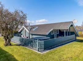 Holiday Home Aika - 450m from the sea by Interhome