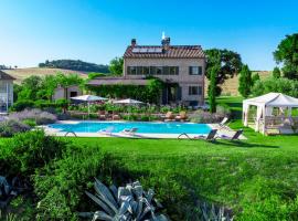 CASA SANT'ELIA 7&3, Emma Villas, hotel en Filottrano