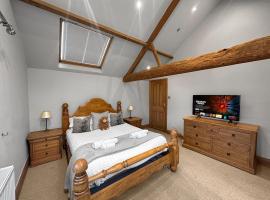 Large Countryside Retreat - Sleeps 10 - 2 Hot Tubs – hotel w mieście Easingwold