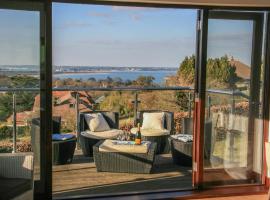 4 Bed in Swanage oc-dc020 – hotel w mieście Studland
