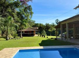 Sítio em Petrópolis Natureza Descanso Família e Amigos, hotel din Posse
