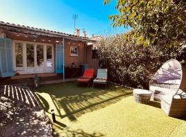 Studio jardin privatif 300m de la plage, Hotel in Sainte-Maxime
