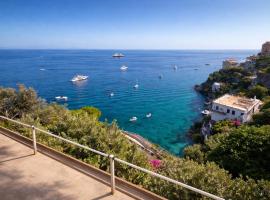 Villa Mansi - Cliffside Sea View Suites, Free Parking - Amalfi Coast, hotel di Ravello