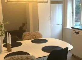 Rolig lejlighed tæt på skov og Hillerød