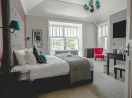 Tweedies Bar and Lodge