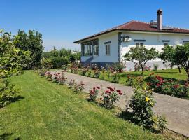 Vila Rrozhani, hotel u gradu 'Mabë'